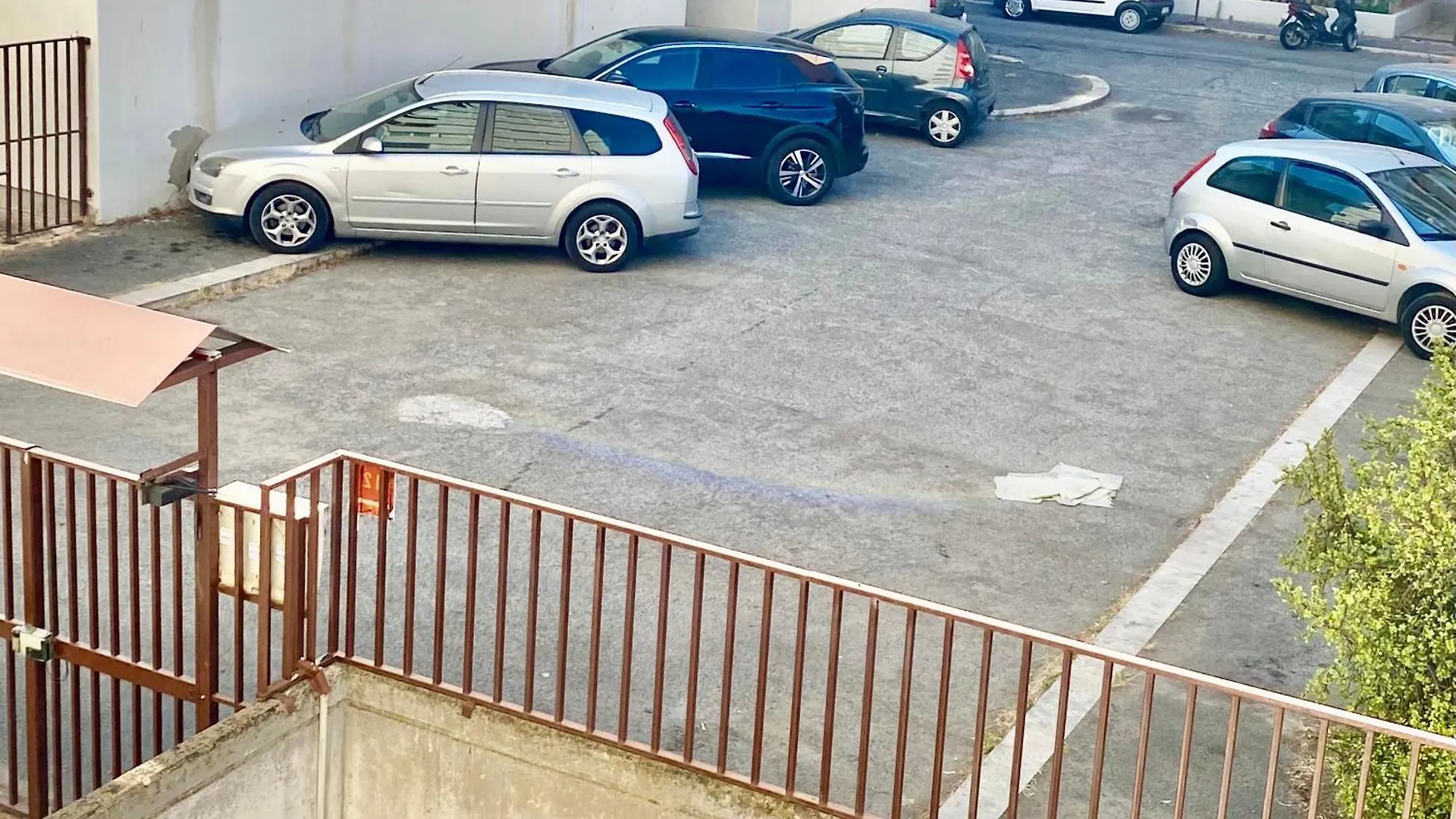 Grande Rifugio Apartment - Zona Eur Roma 0*,  Italia